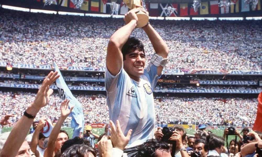 Ντιέγκο Μαραντόνα: Δίκαια τον αποκάλεσαν "Θεό" της μπάλας